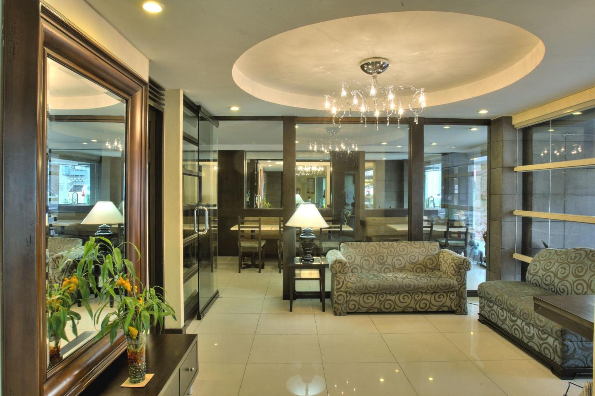 Fersal Hotel Neptune Makati Makati City Exterior foto